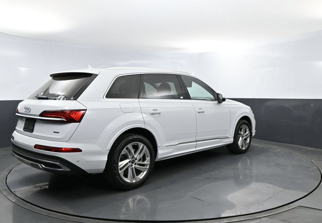 Used 2022 Audi Q7 3.0T Premium Plus w/ Premium Plus Package AWD/4WD image 22