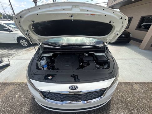 Used 2021 Kia Sedona LX FWD image 9