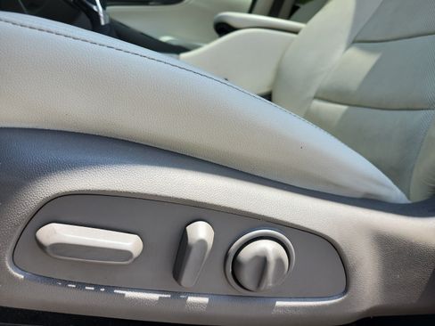 Used 2024 Chevrolet Malibu LT FWD image 16