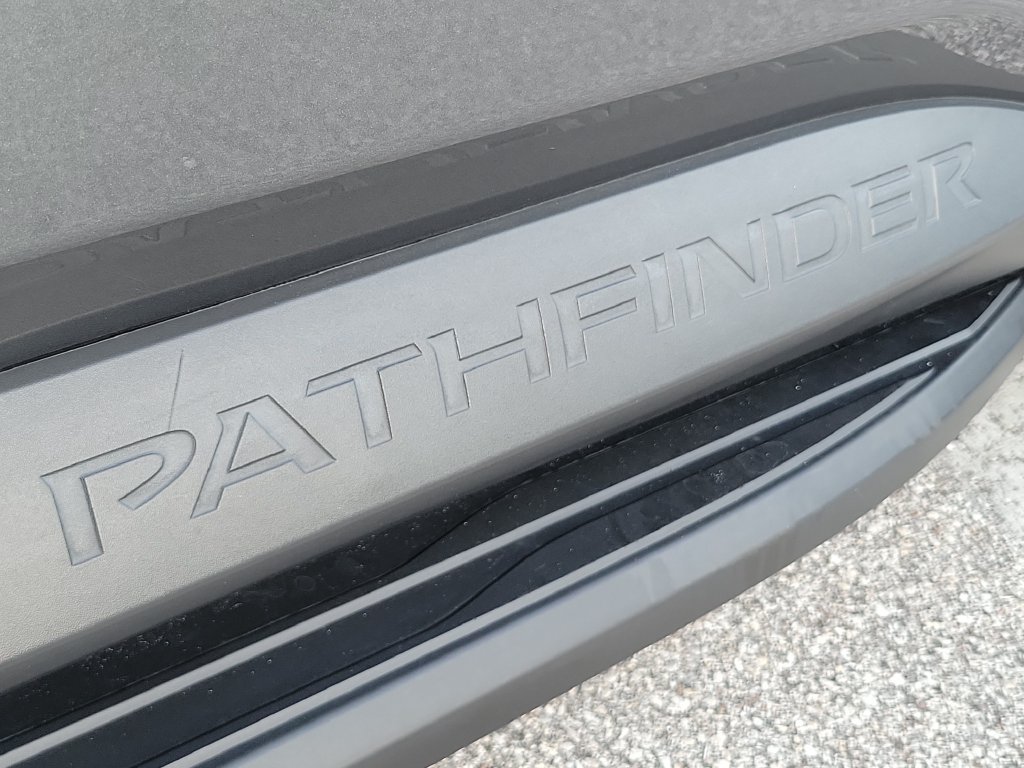 Used 2024 Nissan Pathfinder S FWD image 31
