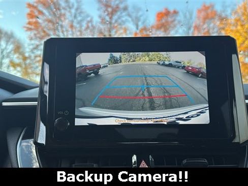 Used 2024 Toyota Corolla SE image 3