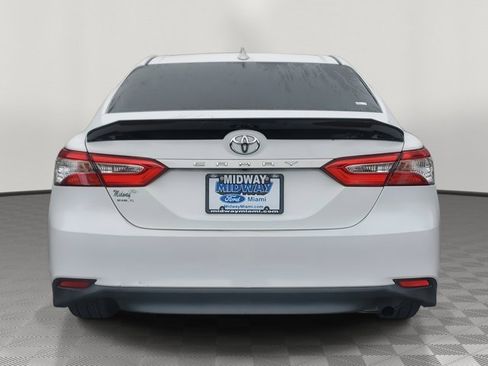 Used 2019 Toyota Camry LE image 5