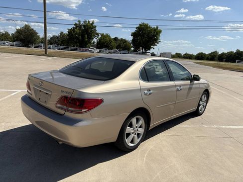 Used 2005 Lexus ES 330 FWD image 4