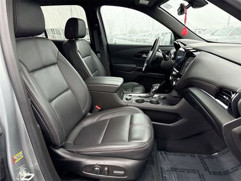 Used 2023 Chevrolet Traverse RS image 26
