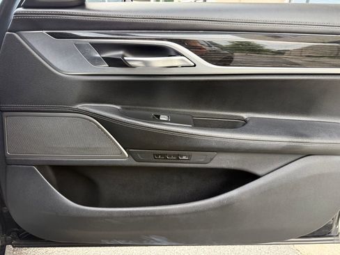 Used 2019 BMW 740i w/ Executive Package RWD image 43