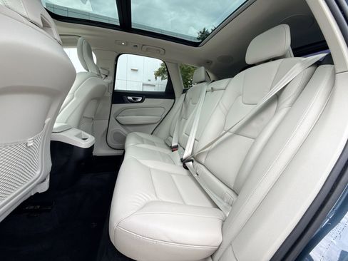 Used 2023 Volvo XC60 B5 Plus AWD/4WD image 33