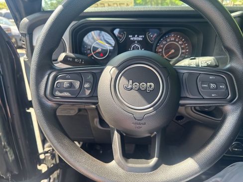 Used 2025 Jeep Wrangler Unlimited Sport AWD/4WD image 10