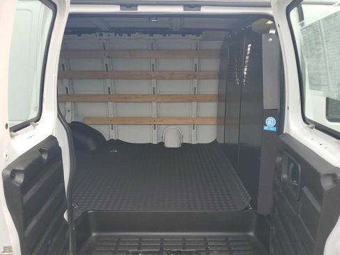 Used 2024 GMC Savana 2500 w/ Driver Convenience Package image 14