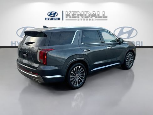 Used 2025 Hyundai Palisade Calligraphy FWD image 6