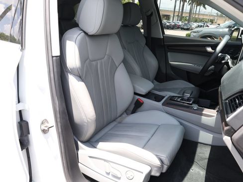 Used 2024 Audi Q5 2.0T Premium w/ Convenience Package AWD/4WD image 22