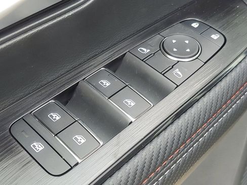 New 2025 Nissan Kicks SR image 10