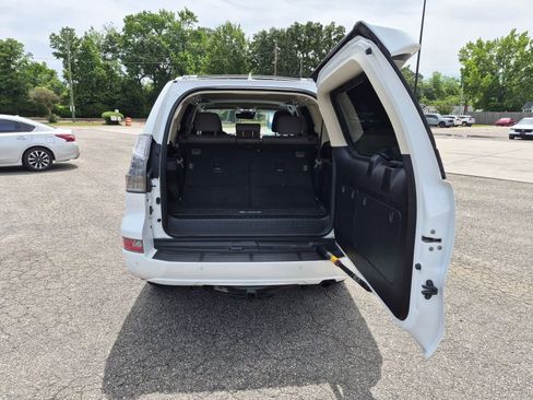 Used 2020 Lexus GX 460 Premium w/ Premium Package AWD/4WD image 26