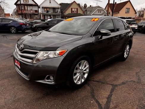 Used 2014 Toyota Venza LE image 3