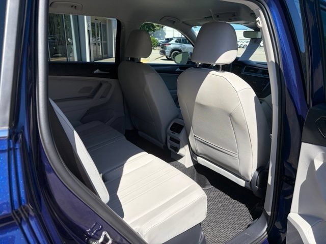 Used 2024 Volkswagen Tiguan SE AWD/4WD image 15