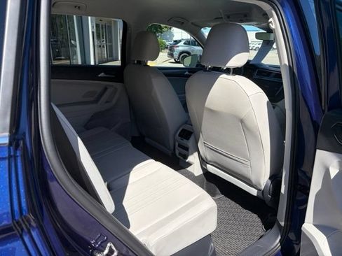 Used 2024 Volkswagen Tiguan SE AWD/4WD image 15