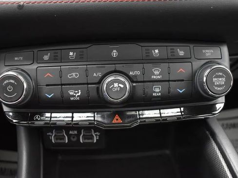 Used 2024 Dodge Durango GT image 34