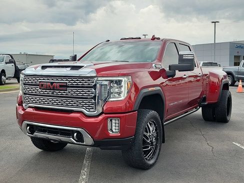 Used 2022 GMC Sierra 3500 Denali w/ Denali Ultimate Package AWD/4WD image 2
