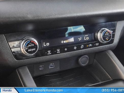 Used 2023 Mitsubishi Outlander SE image 24