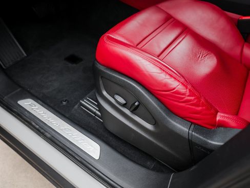 Certified 2023 Porsche Cayenne Platinum Edition image 15