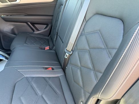 New 2026 Volkswagen Atlas Cross Sport SE FWD image 17