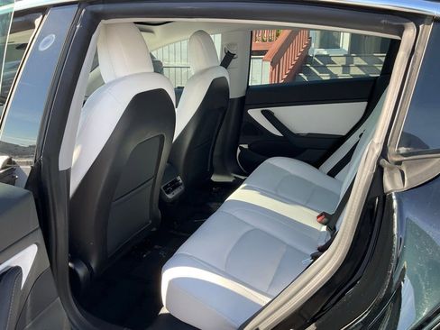 Used 2020 Tesla Model 3 Long Range image 25