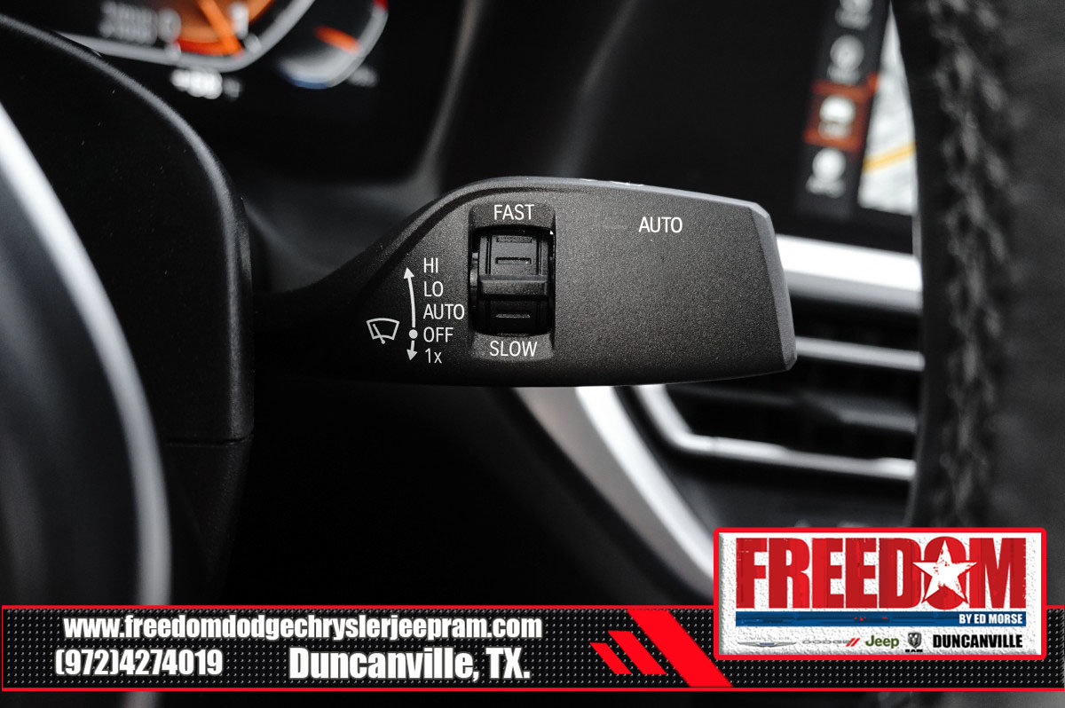 Used 2022 BMW 430i Coupe w/ M Sport Package RWD image 29