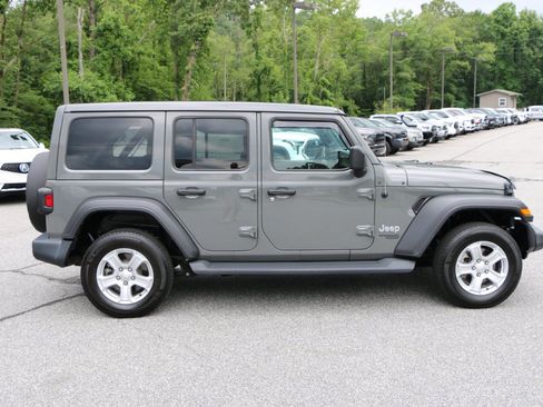 Used 2021 Jeep Wrangler Unlimited Sport w/ Sun And Sound Package AWD/4WD image 8