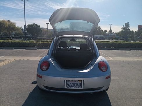 Used 2007 Volkswagen Beetle Coupe w/ Package 1 image 9