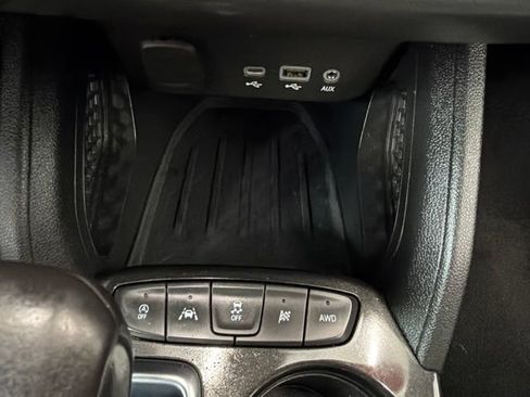 Used 2021 Chevrolet TrailBlazer RS w/ Convenience Package AWD/4WD image 21