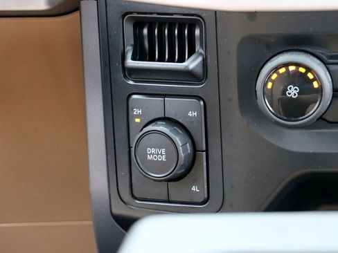 Used 2023 Ford F150 XLT image 27