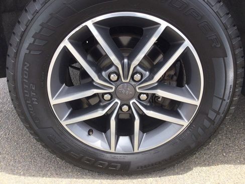 Used 2019 Jeep Grand Cherokee Limited w/ Luxury Group II AWD/4WD image 47