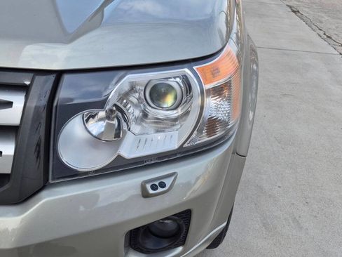 Used 2012 Land Rover LR2 HSE image 12