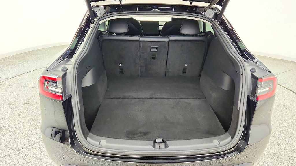 Used 2021 Tesla Model Y Long Range AWD/4WD image 26