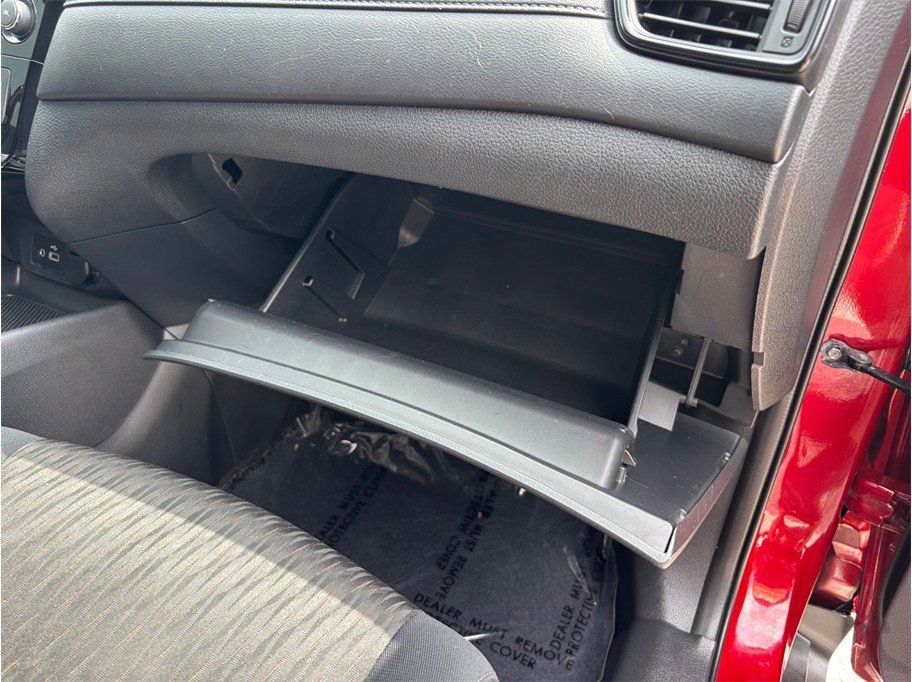 Used 2018 Nissan Rogue SV FWD image 38