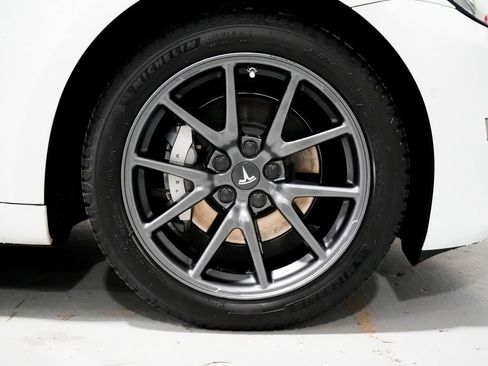 Used 2018 Tesla Model 3 Long Range image 31