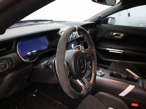 Used 2022 Ford Mustang Shelby GT500 w/ Carbon Fiber Track Pack RWD image 84