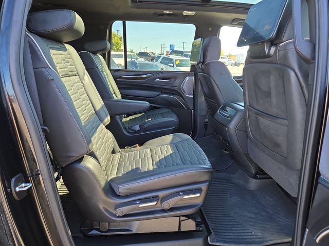 Used 2024 Cadillac Escalade ESV Premium Luxury Platinum AWD/4WD image 38