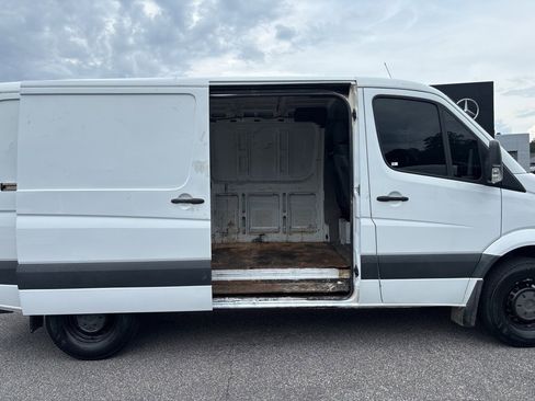 Used 2016 Mercedes-Benz Sprinter 144 Cargo image 18