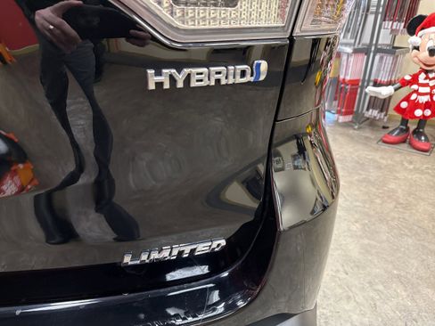 Used 2019 Toyota Highlander Limited Platinum image 13