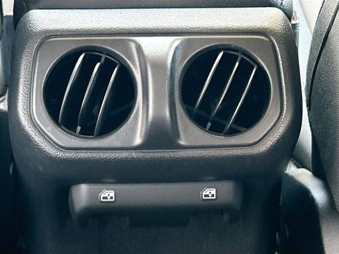 Used 2022 Jeep Wrangler Unlimited Sport AWD/4WD image 20