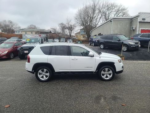 Used 2014 Jeep Compass Latitude AWD/4WD image 8