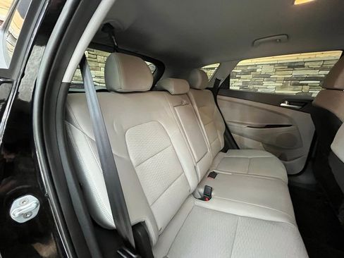 Used 2019 Hyundai Tucson SE image 32