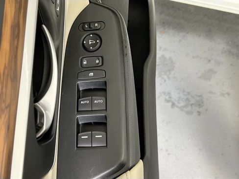 Used 2022 Honda CR-V EX-L image 17