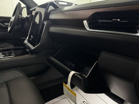 New 2026 GMC Yukon Denali w/ Sun & Power Step Package image 71