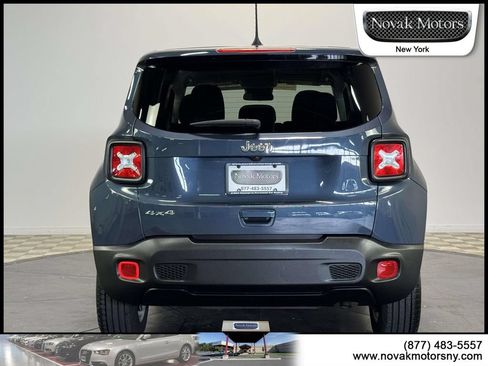 Used 2023 Jeep Renegade Latitude AWD/4WD image 7