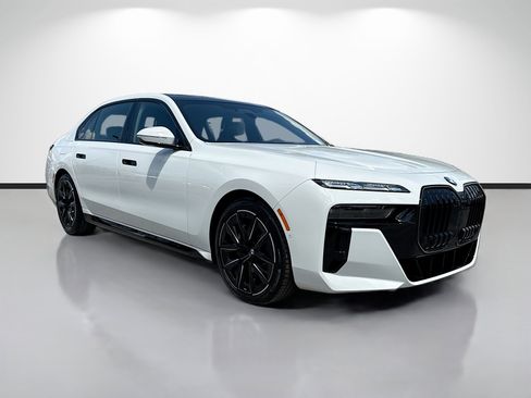 New 2026 BMW 760i xDrive w/ Executive Package AWD/4WD image 1
