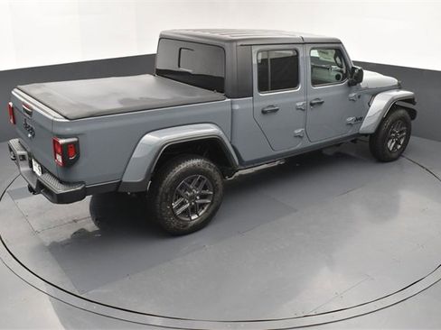 New 2025 Jeep Gladiator Sport image 18