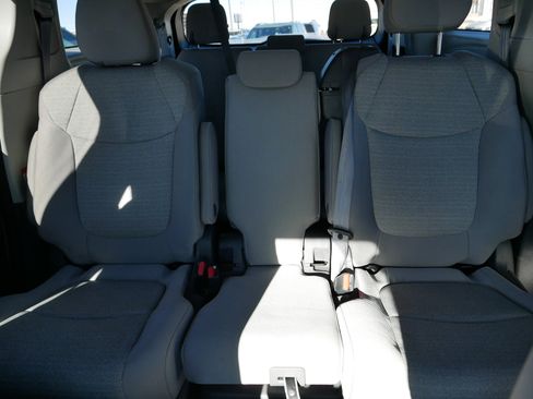 Used 2021 Toyota Sienna LE image 13