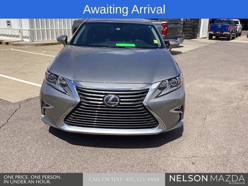 Used 2017 Lexus ES 350 w/ Navigation System Package image 2