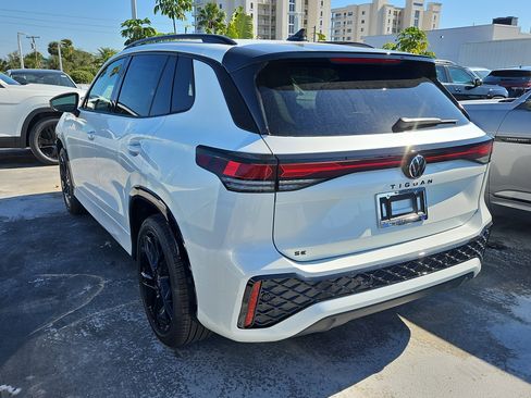 New 2026 Volkswagen Tiguan SE R-Line FWD image 3